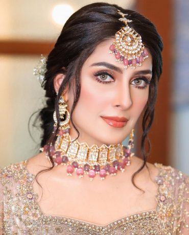 Ayeza Khan Dazzles As A Traditional Bride In Her Latest Photoshoot ...