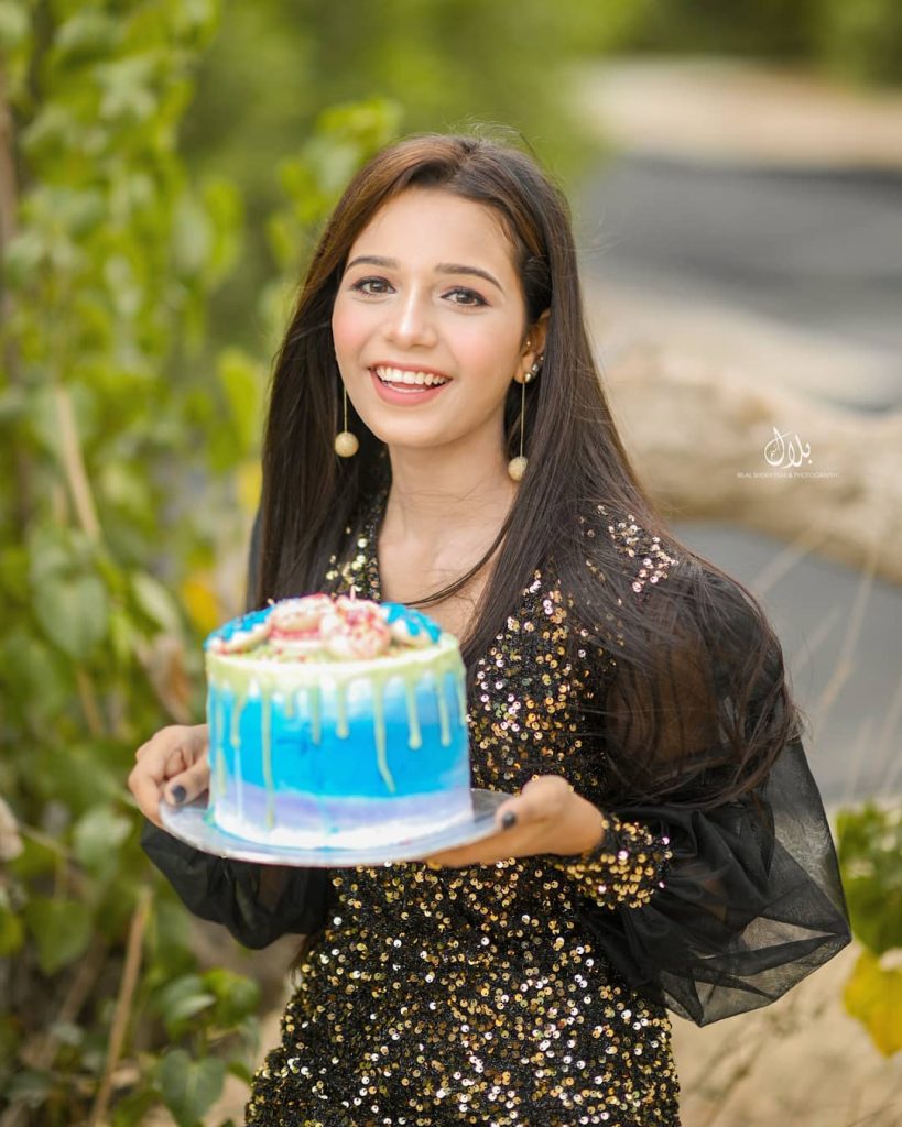 Child Star Emaan Khan Celebrates Her Birthday - Beautiful Pictures