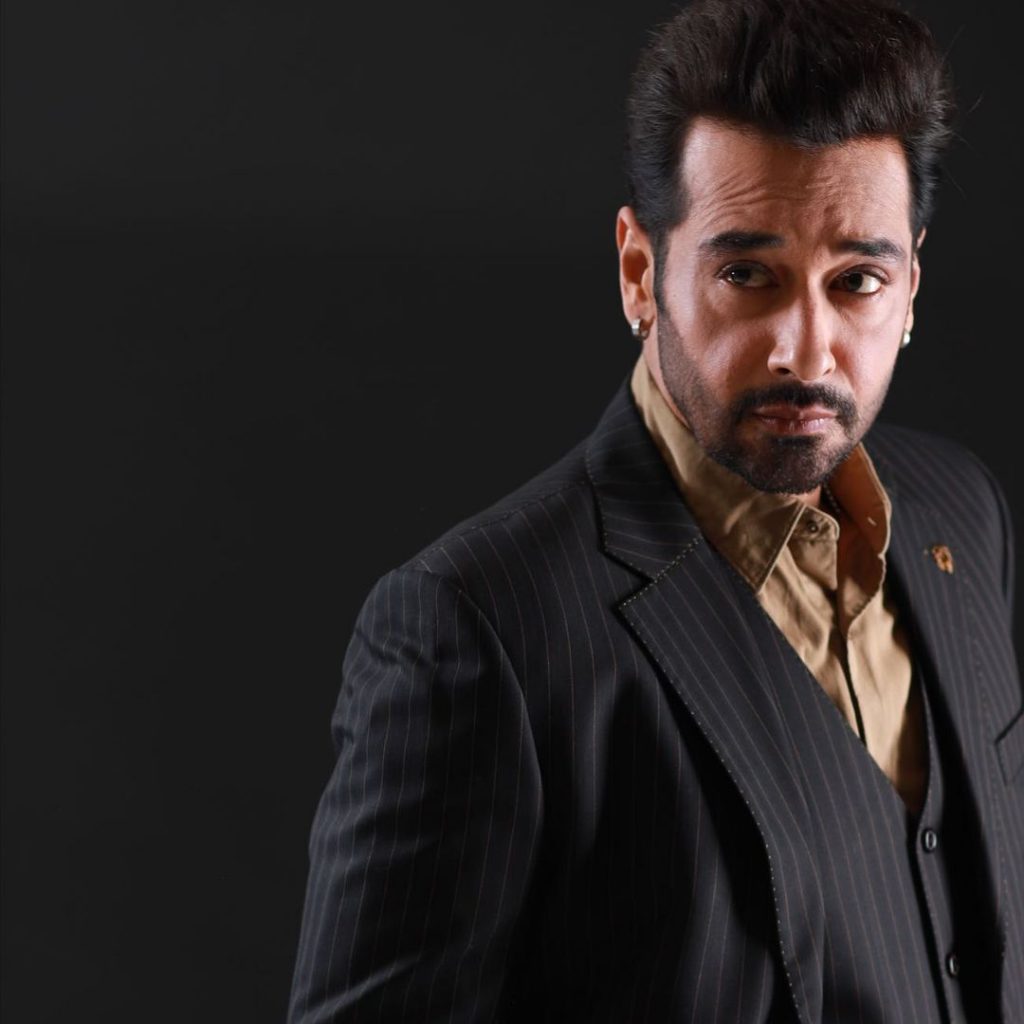 Faysal Quraishi Escapes A Car Accident In Dubai