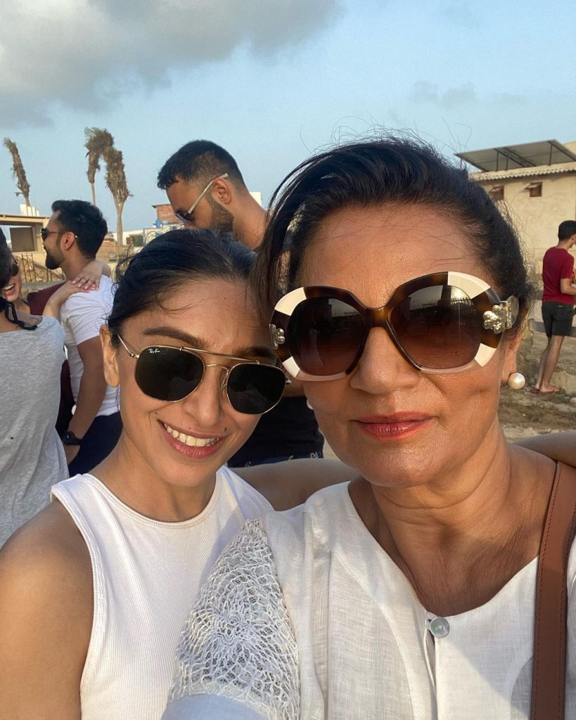 Sarwat Gillani Spends Day At Beach With Friends