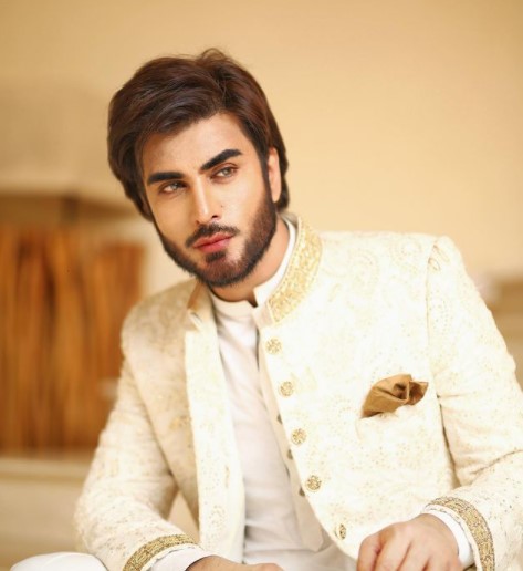 Public Is Unable To Absorb Imran Abbas's Recent Statement About Not Using Lipstick