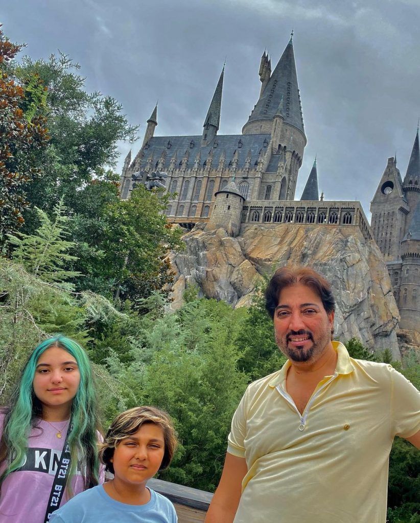 Javeria Saud And Family Enjoying Vacations At Universal Island