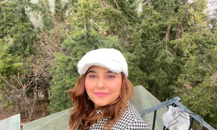 Javeria Saud Vacationing In Nathia Gali-Beautiful Video