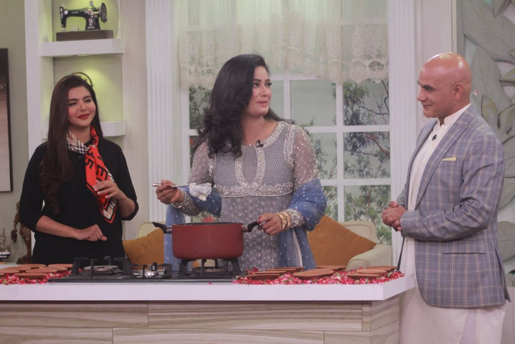 Jia Ali With Husband Imran Idrees At Good Morning Pakistan