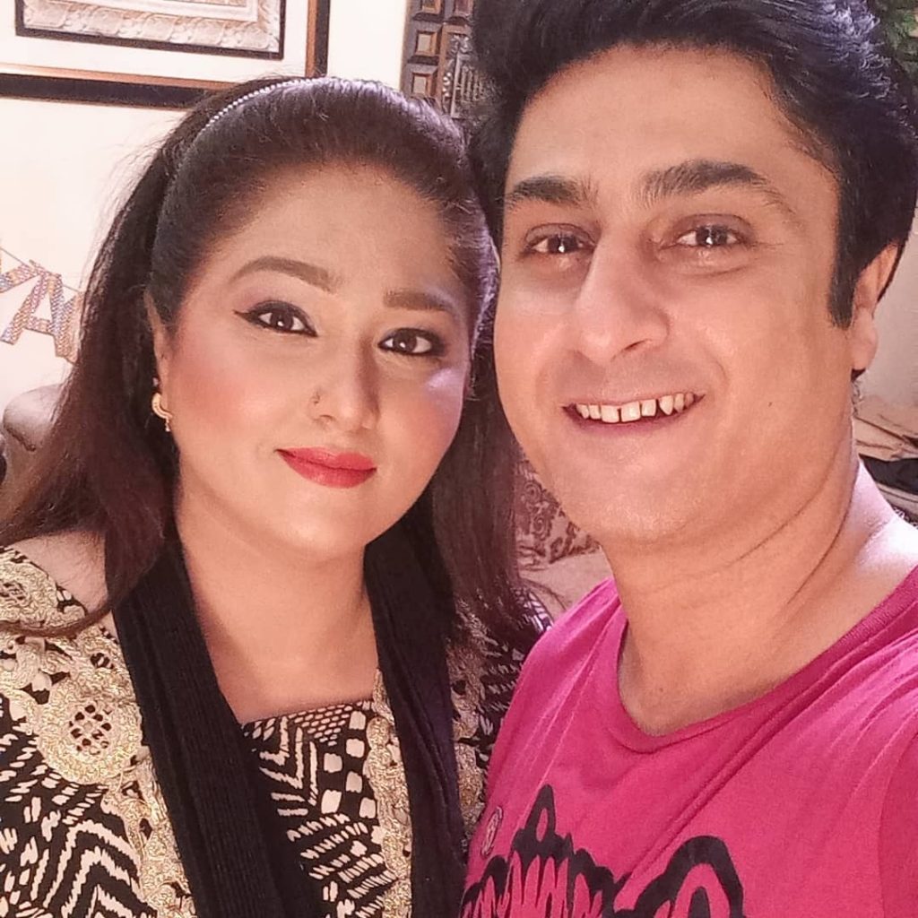 Kamran Jilani Celebrates Wedding Anniversary With Wife And Kids