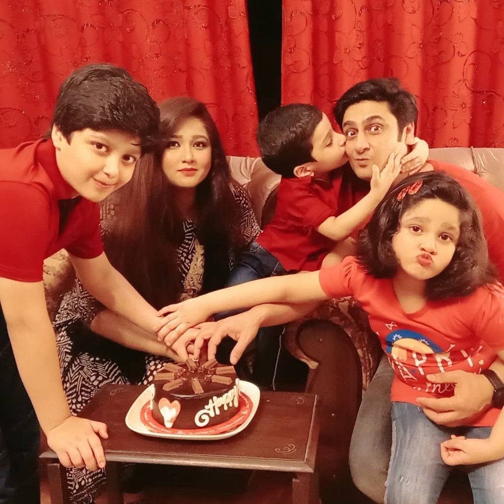 Kamran Jilani Celebrates Wedding Anniversary With Wife And Kids