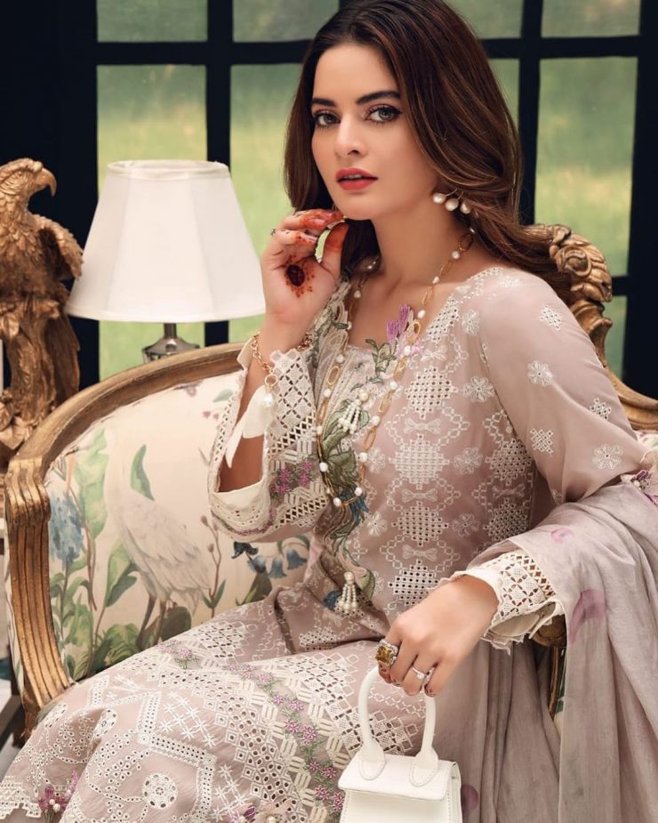 Minal Khan Nails Ethereal Elegance In Her Latest Bridal Shoot | Reviewit.pk