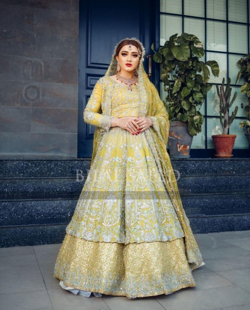 Momina Iqbal Makes A Style Statement In Her Latest Bridal Shoot ...