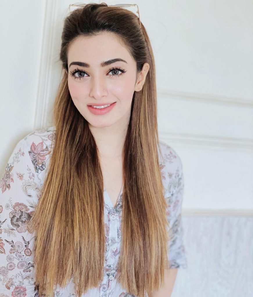 Latest Beautiful Pictures Of Actress Nawal Saeed