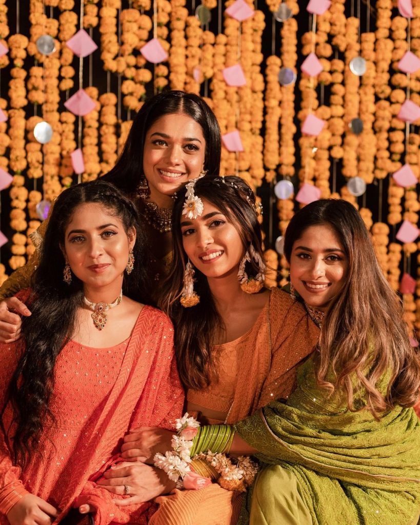 Sanam Jung Shares An Adorable Bond With Her Sisters