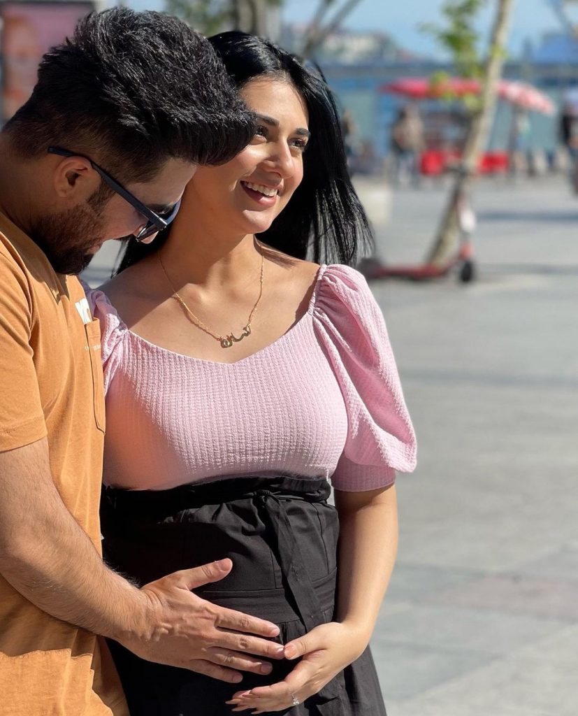 Sarah Khan Glows As She Flaunts Her Baby Bump In A Recent Post