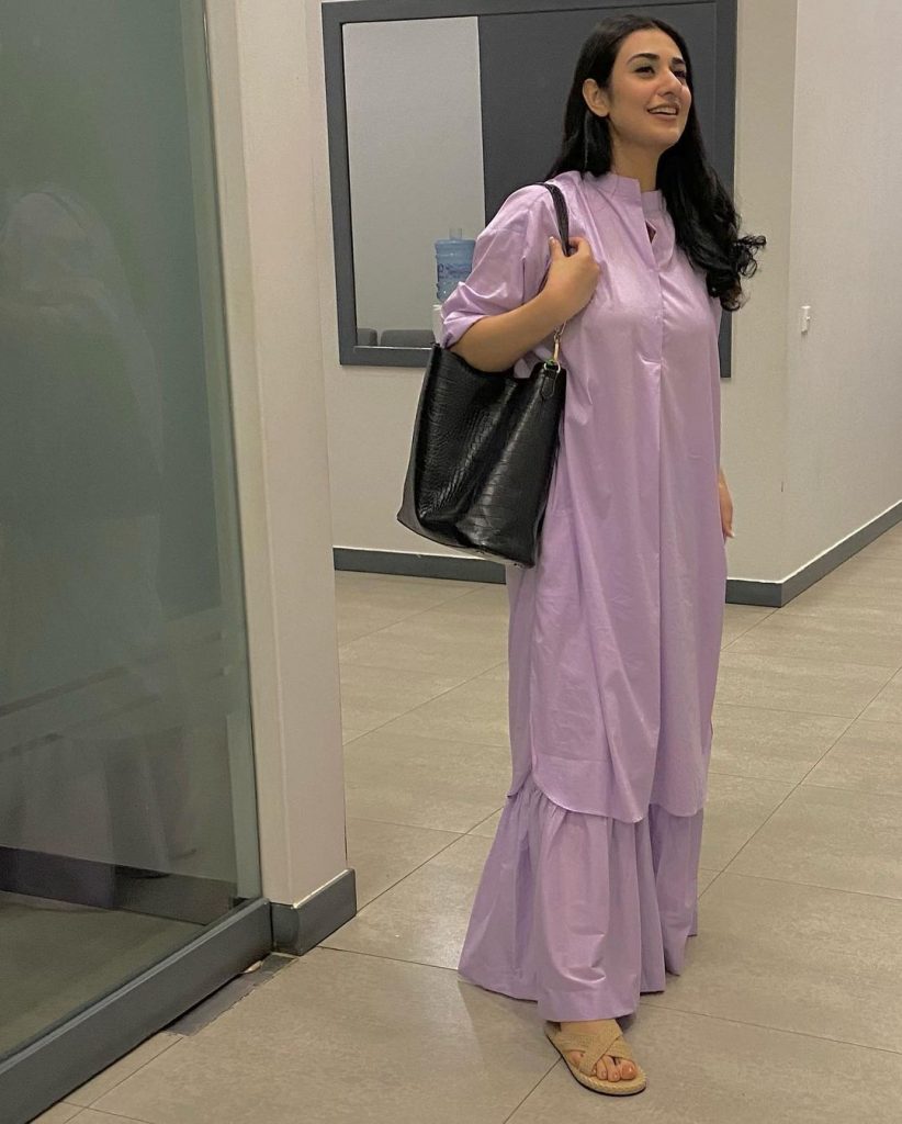 Mommy-To-Be Sarah Khan Glowing In Summer Outfits - Pictures