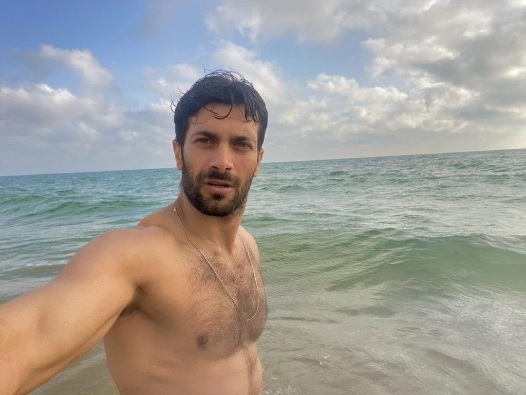 Beachy Photos Of Shahzad Noor Are Giving Us Luxurious Vacation Vibes