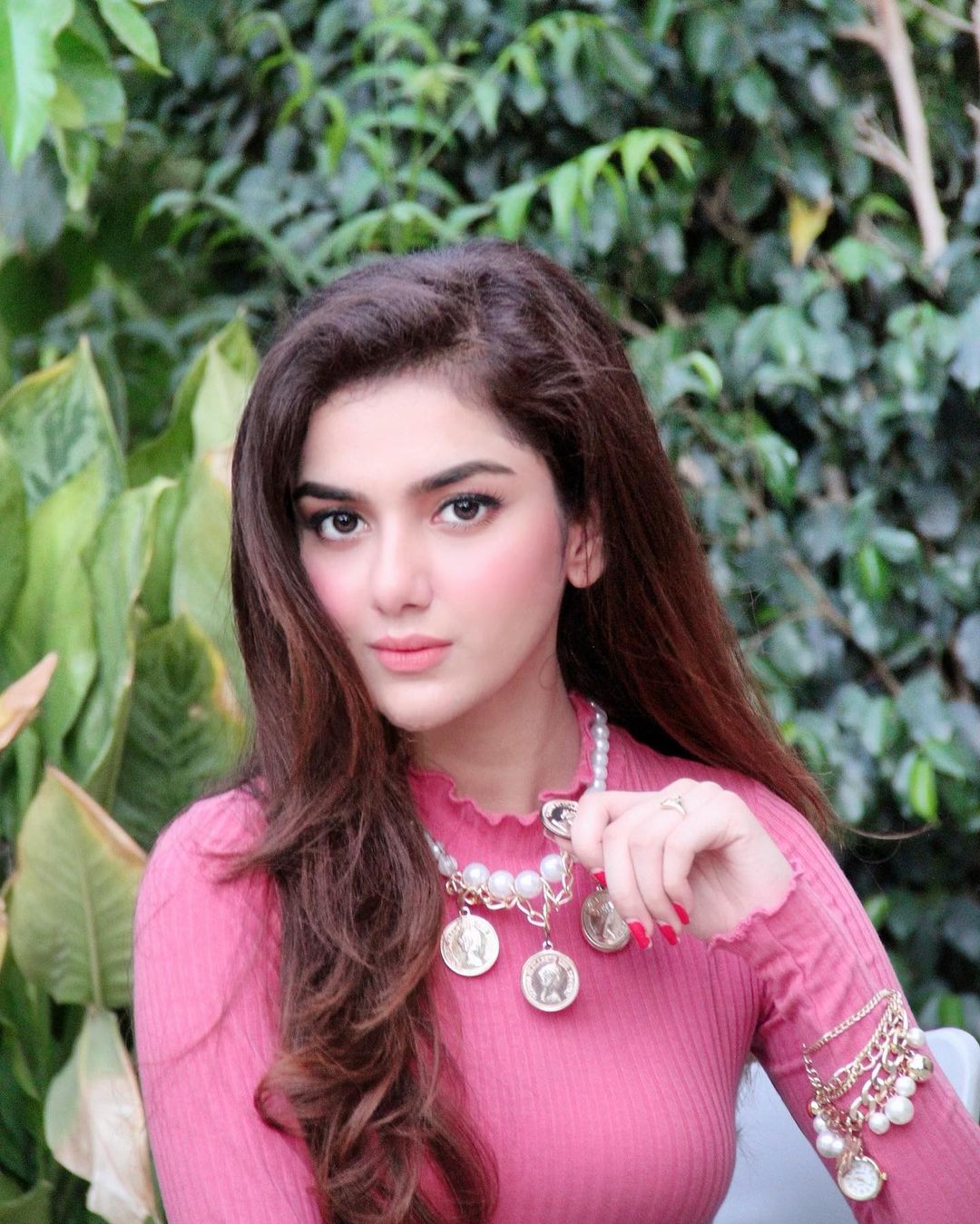 Latest Beautiful Clicks Of Syeda Tuba Aamir Reviewit.pk