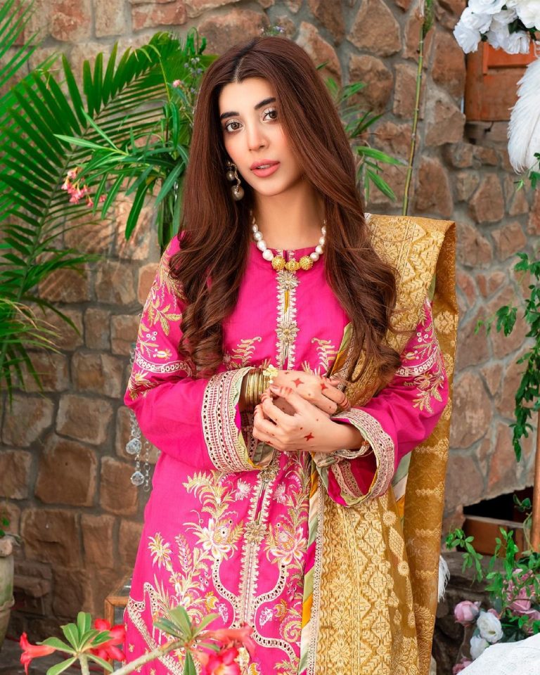 Urwa Hocane Looks Drop Dead Gorgeous In Traditional Bridal Attires Reviewitpk 1103