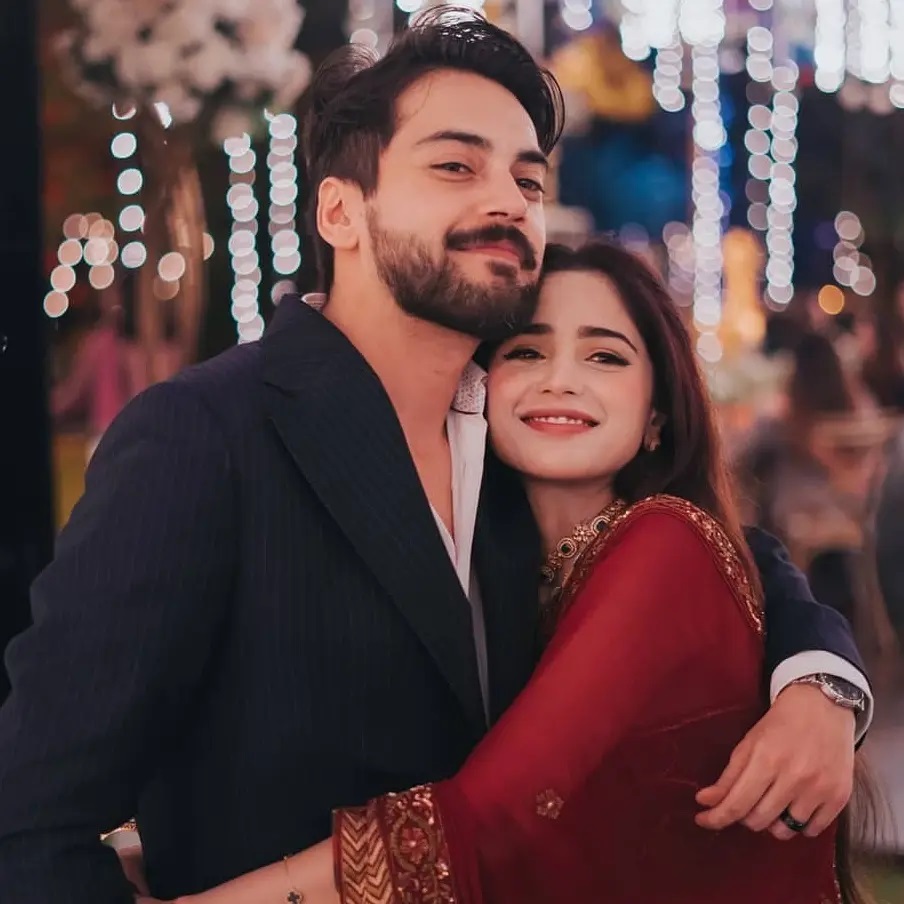 People Compare Aima Baig With Shahbaz Shigri’s First Wife