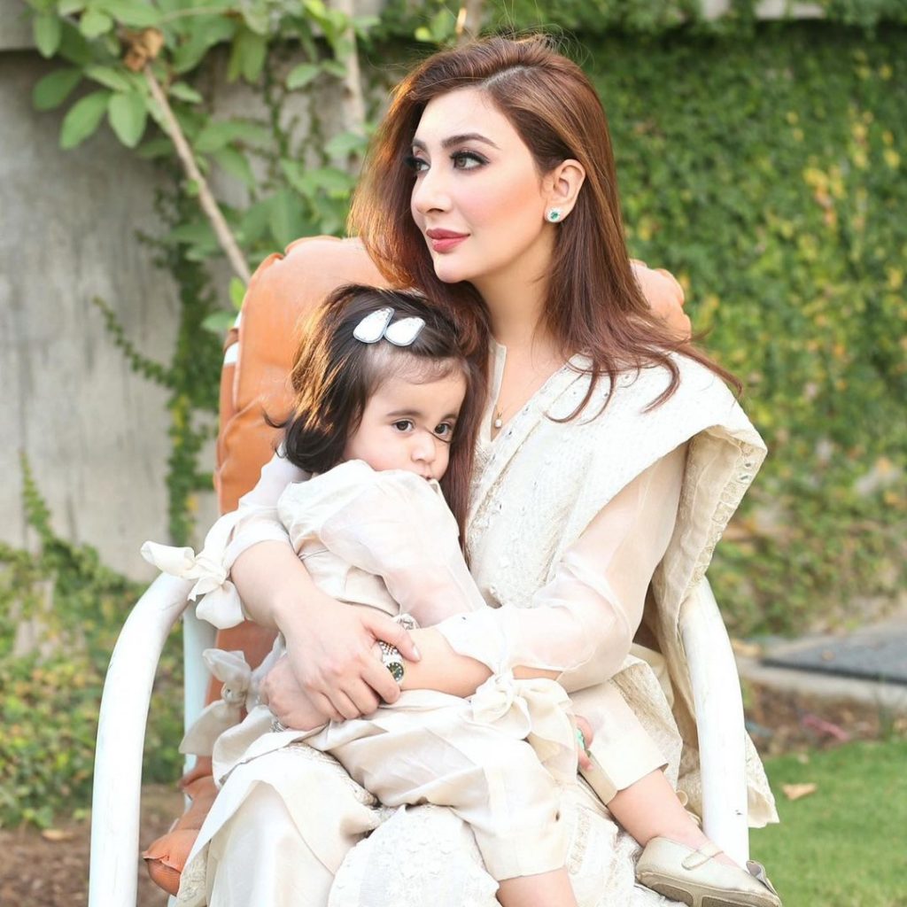 Adorable Pictures Of Aisha Khan With Her Daughter Mahnoor Uqbah Malik