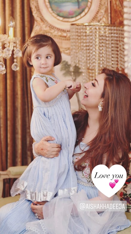 Adorable Pictures Of Aisha Khan With Her Daughter Mahnoor Uqbah Malik