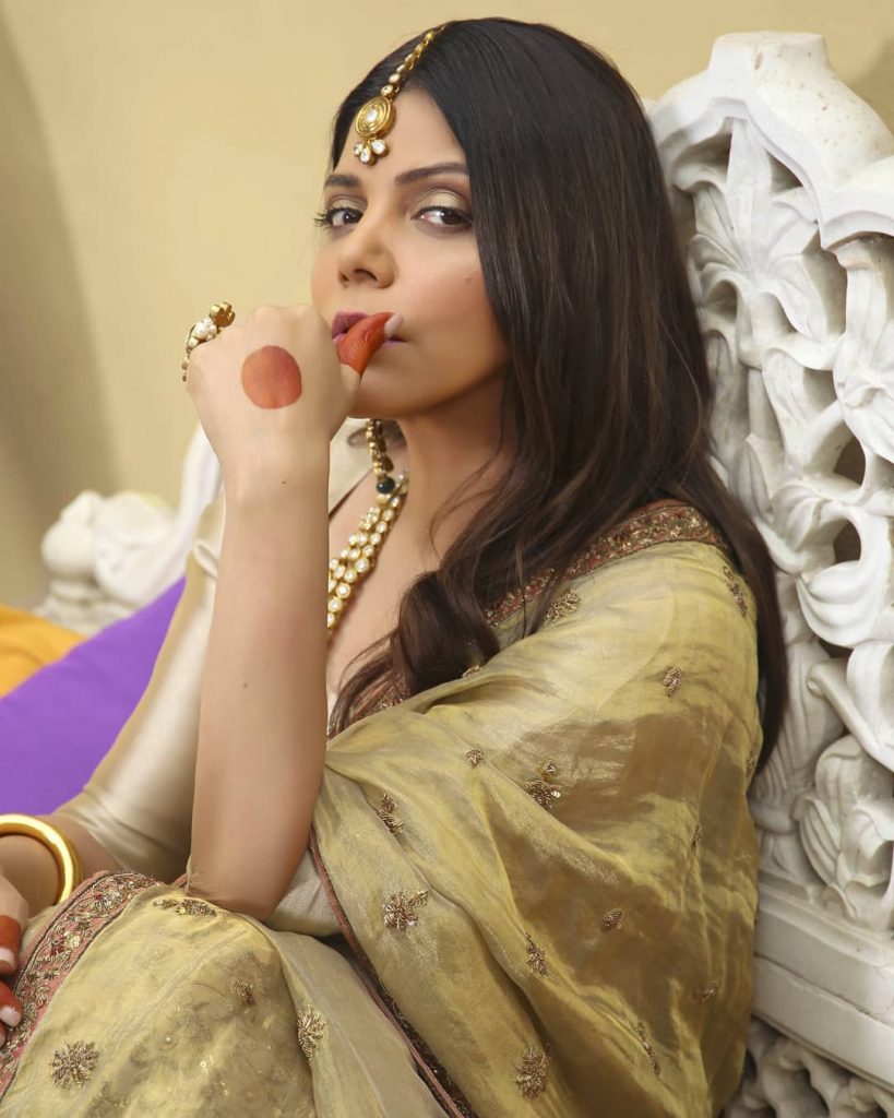 Hadiqa Kiani Is Elegantly Styled in Beautiful Bridal Look - Pictures