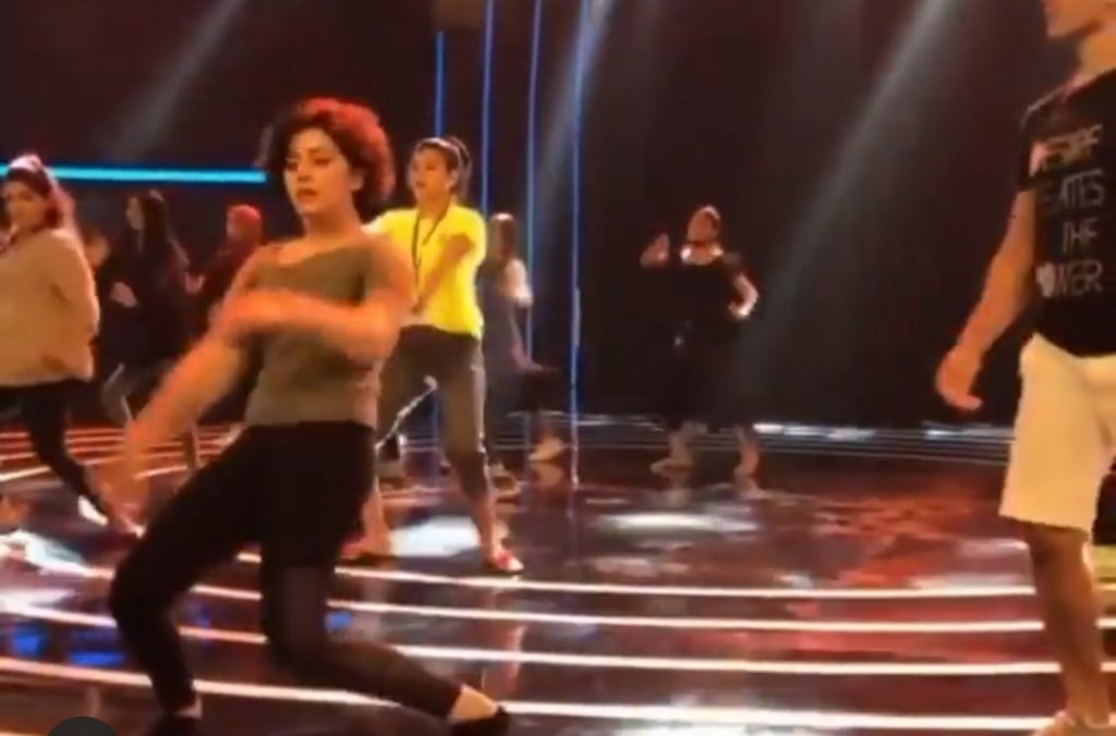 Netizens Lose Calm After Seeing Alizeh Shah's Dance Moves