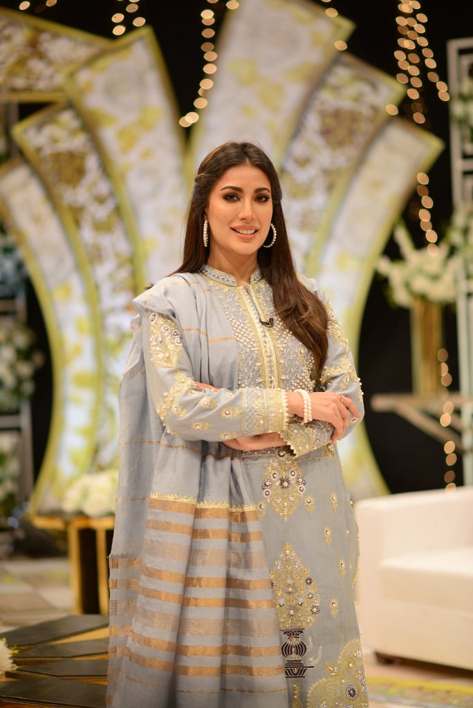 Beautiful Pictures Of Mehwish Hayat And Family From GMP Eid Show - Day 4