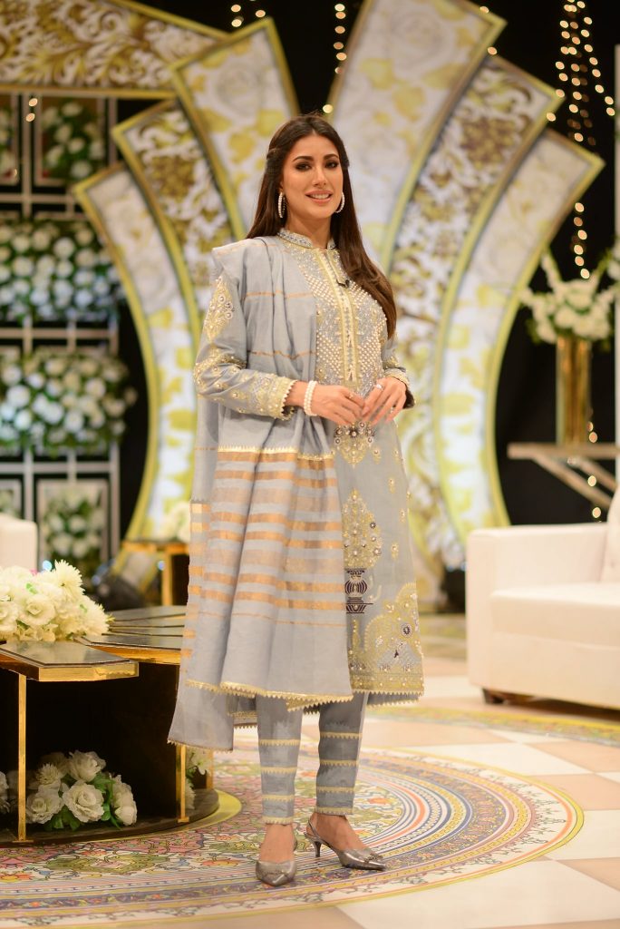 Beautiful Pictures Of Mehwish Hayat And Family From GMP Eid Show - Day 4