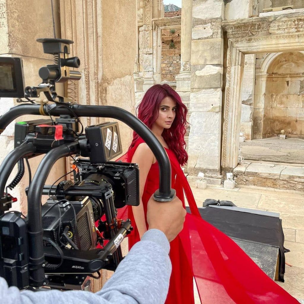 BTS Pictures Of Saba Qamar From Her Upcoming Project
