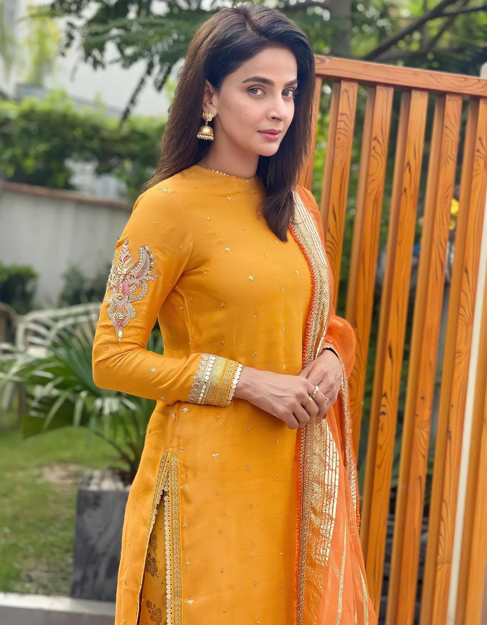 Best Dressed Pakistani Celebrities on Eid-ul-Adha 2021