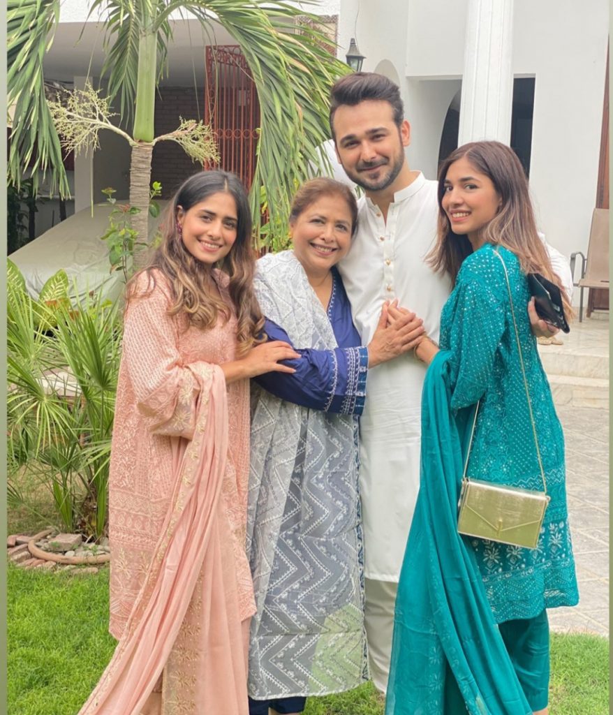 Sanam Jung Eid Pictures With Family