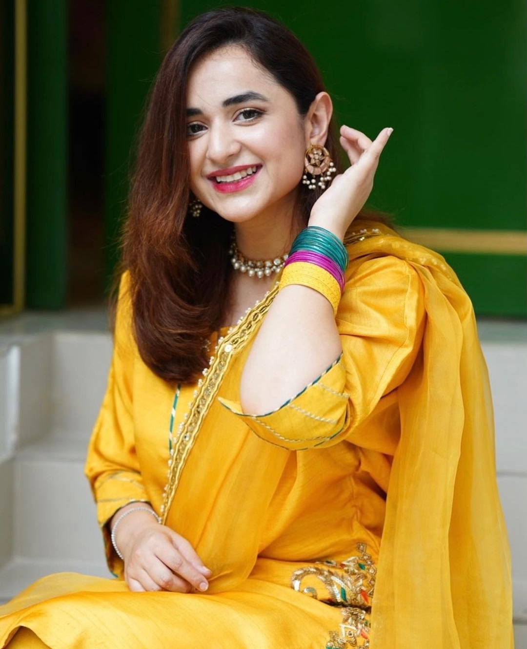 Best Dressed Pakistani Celebrities On Eid Ul Adha 2021 Reviewitpk 