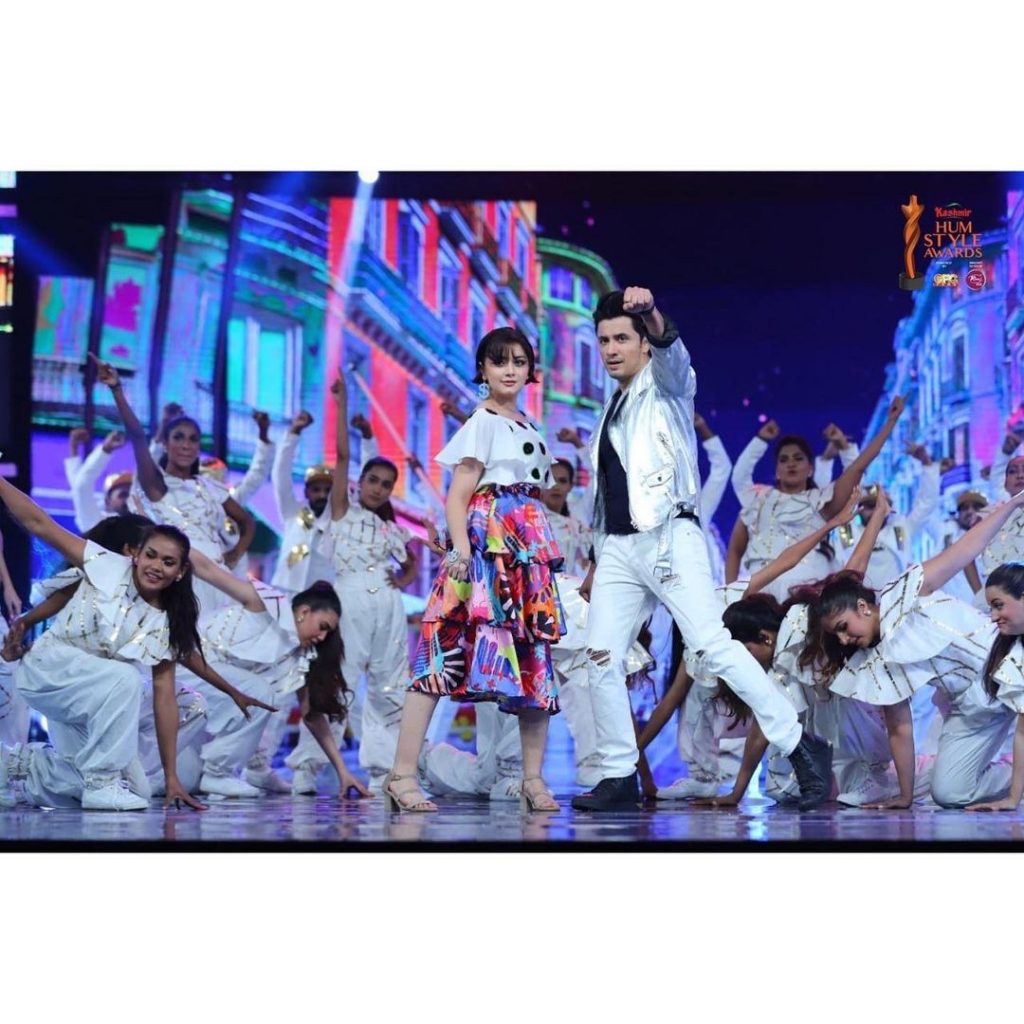 Alizeh Shah And Ali Zafar's Rocking Performance At Hum Style Awards 21