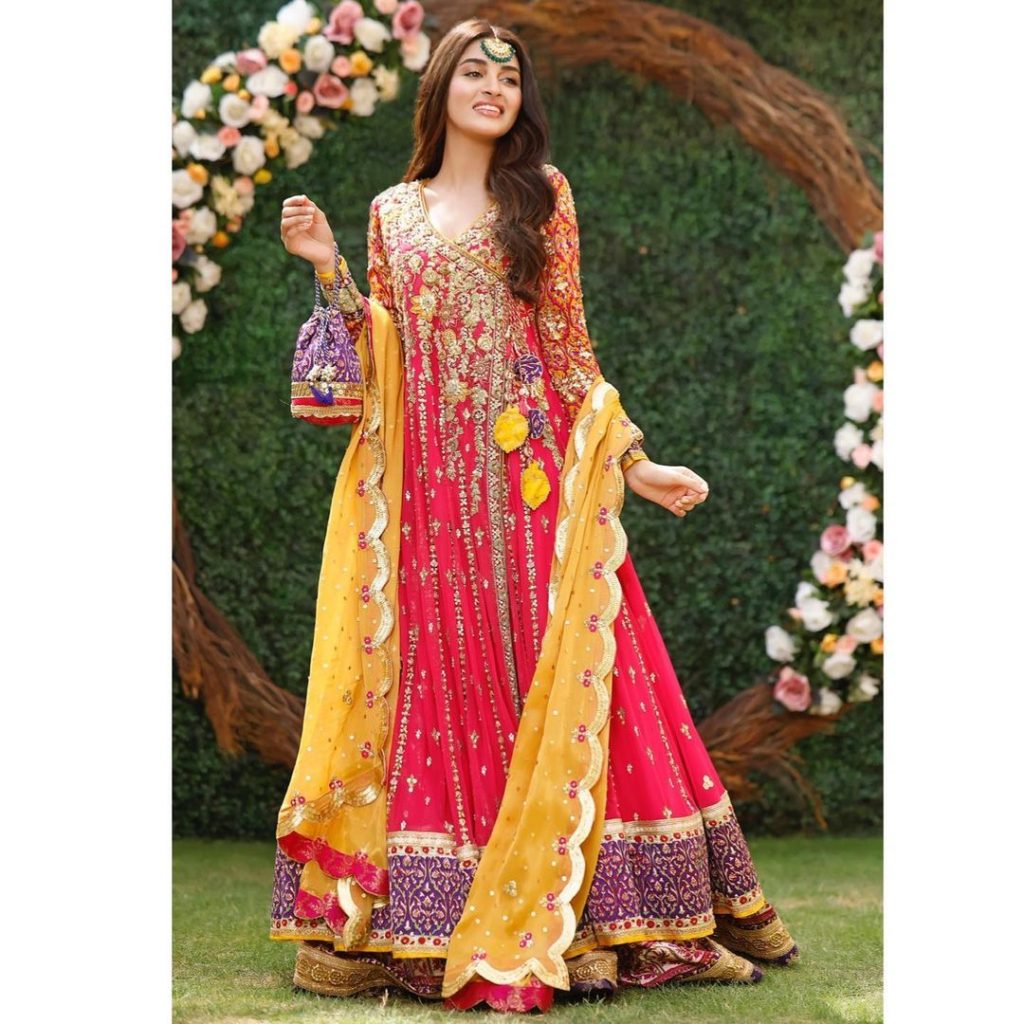 Anmol Baloch Flaunts Elegance In Bridal Shoot For Sana Abbas