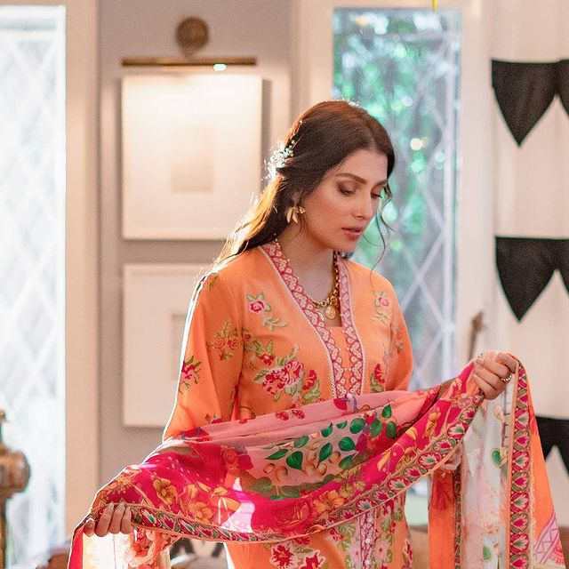 Ayeza Khan Looks Enchanting In Shoot For Ammara Khan Atelier