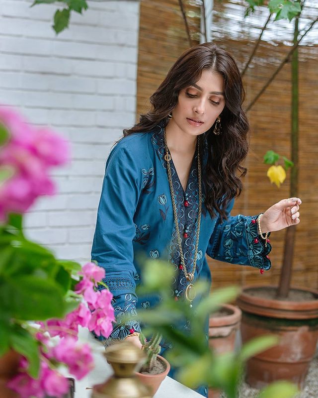 Ayeza Khan Looks Enchanting In Shoot For Ammara Khan Atelier