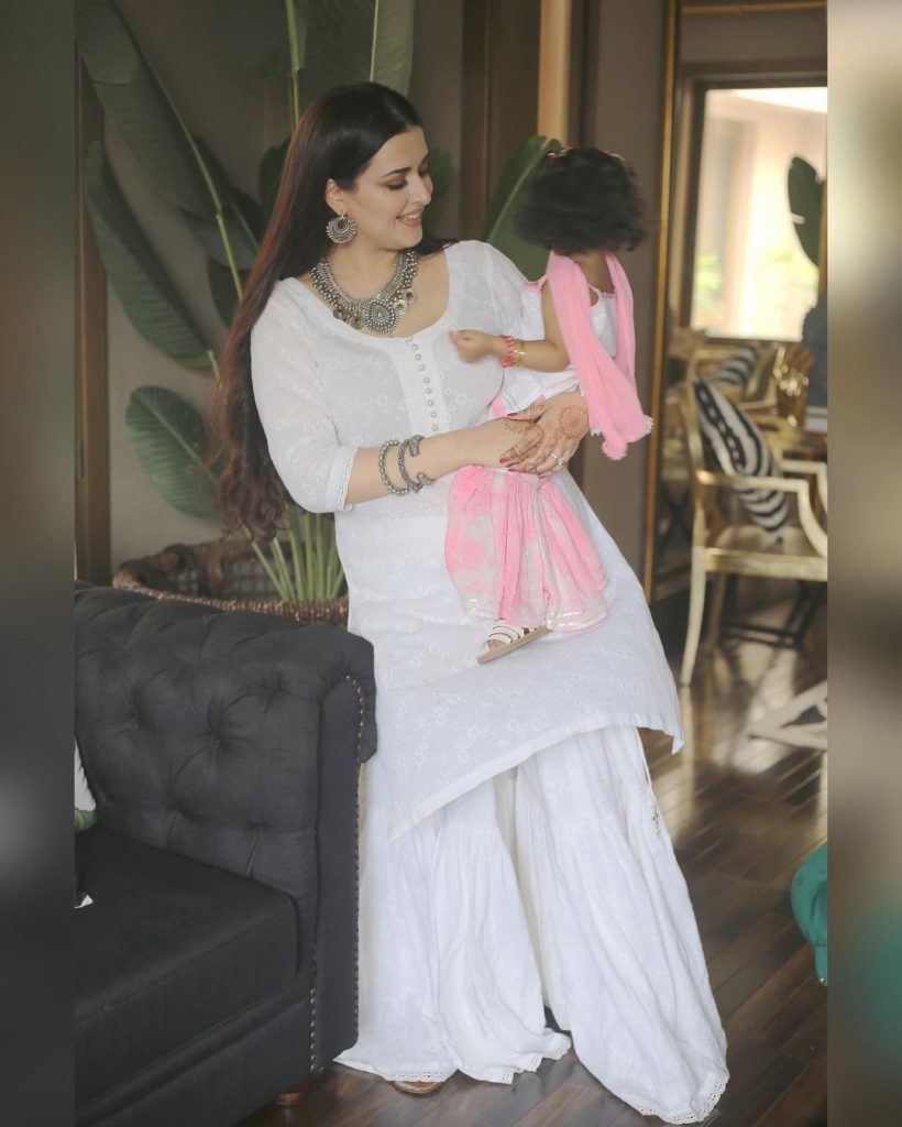 Celebrities Twining With Their Spouses And Children On Eid