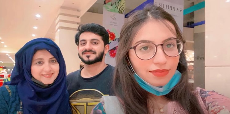 Syeda Bushra Iqbal Latest Pictures With Children