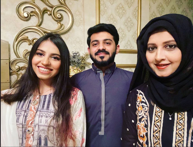 Syeda Bushra Iqbal Latest Pictures With Children