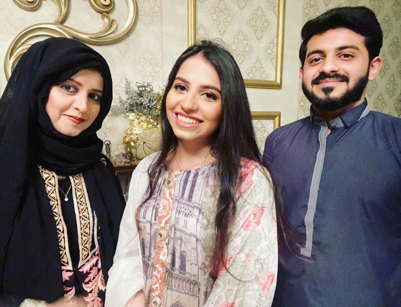 Syeda Bushra Iqbal Latest Pictures With Children