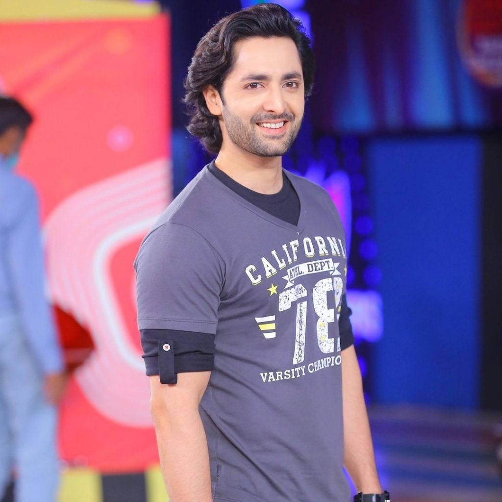 Danish Taimoor Schools Participant In His Show - Video