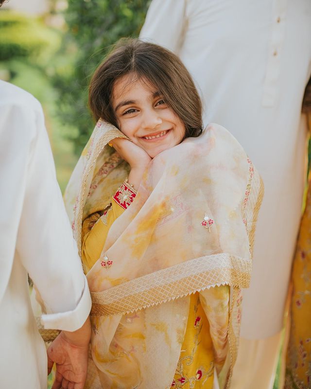 Faiza Saqlain With Her Family- Adorable Eid-Ul-Adha Photoshoot
