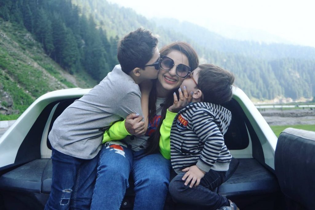 Fatima Effendi Shares Recent Pictures With Family From Northern Areas