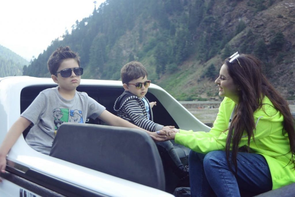 Fatima Effendi Shares Recent Pictures With Family From Northern Areas