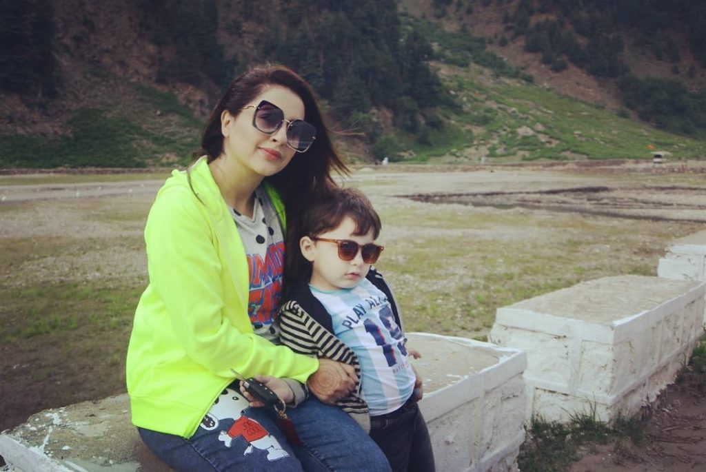 Fatima Effendi Shares Recent Pictures With Family From Northern Areas