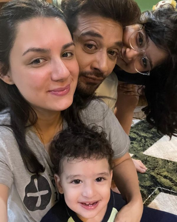Faysal Qureshi's Adorable Family Pictures
