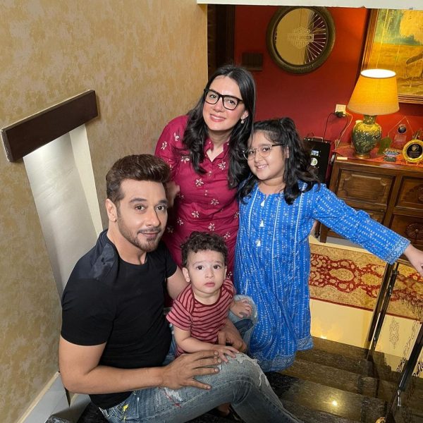 Faysal Qureshi's Adorable Family Pictures