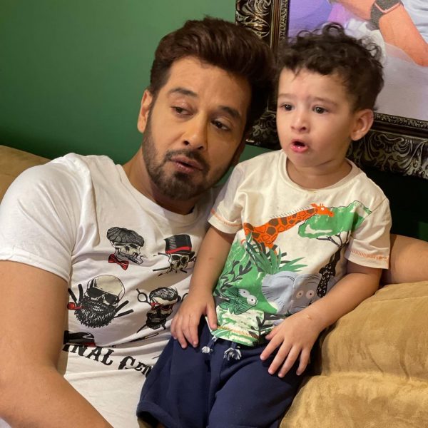 Faysal Qureshi's Adorable Family Pictures