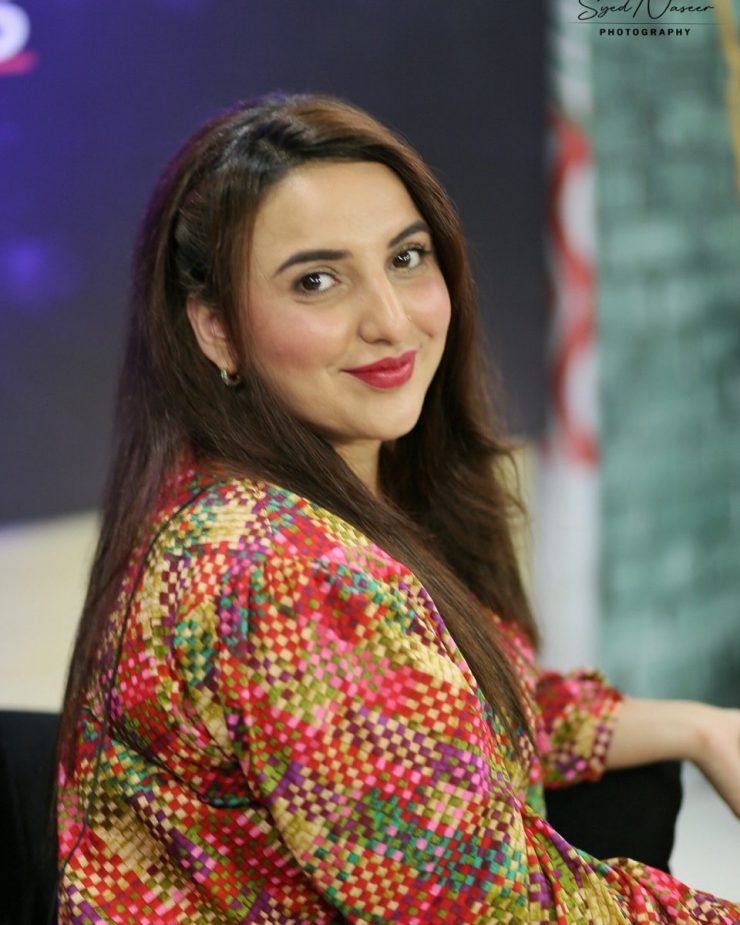 Hareem Shah Warns Pakistani Politicians Reviewit.pk
