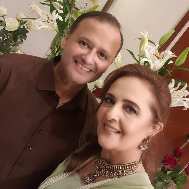 Hina Khwaja Bayat With Her Husband- Unseen Pictures