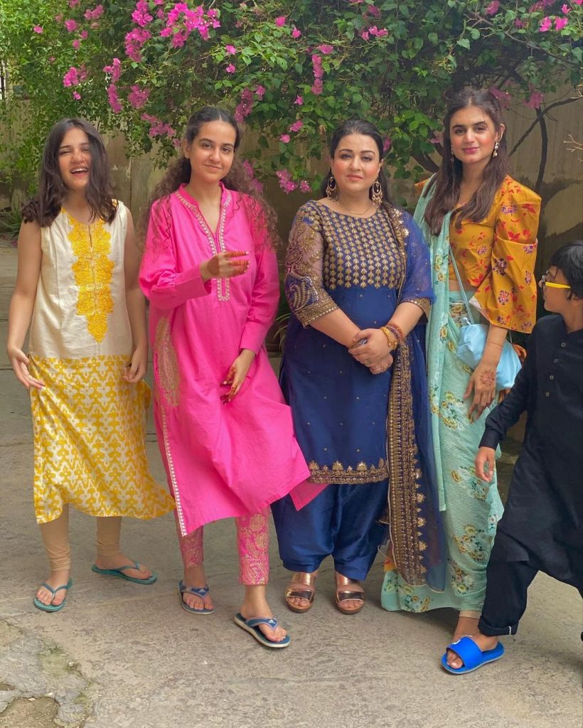 Hira Mani With Her Family - Beautiful Pictures From Eid-Ul-Adha 2021
