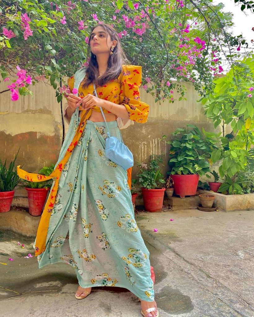 Hira Mani With Her Family - Beautiful Pictures From Eid-Ul-Adha 2021